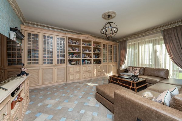 What are the key factors influencing UK foreign relations today?